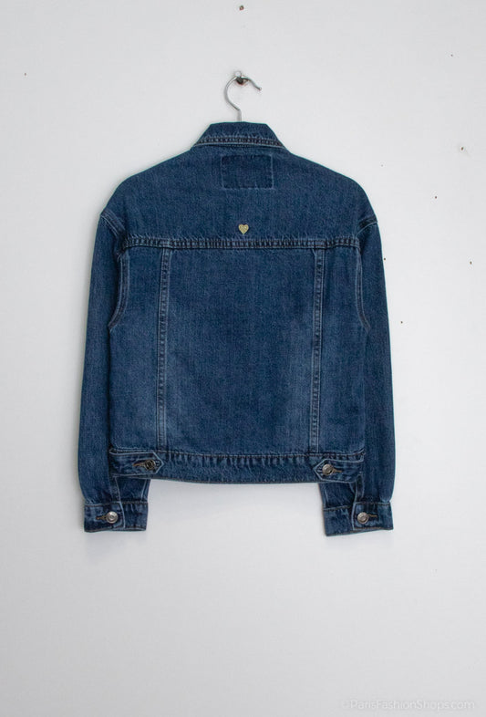 Veste en jeans avec broderie coeur doré au dos